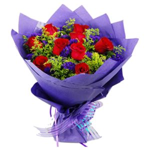 send one dozen red roses bouquet to vietnam