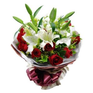 red roses with 2 stems white lilies send to vietnam